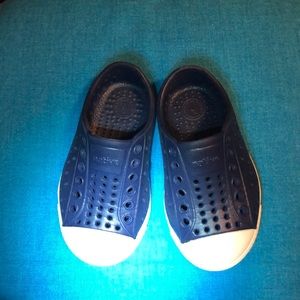 NWOT  Native  shoes size 6 navy